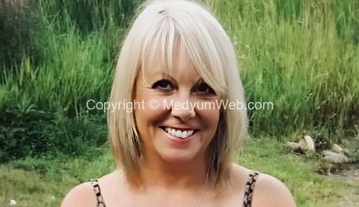 Hamburg Altona Medyum Belgin